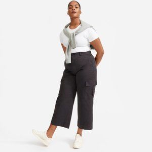 Everlane - Size 2 - Wide Leg Cropped Cargo Pants - Washed Black